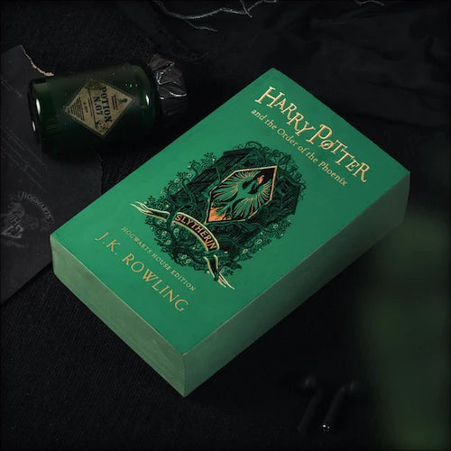 Visuel de la catégorie Papeterie, proposant des cahiers et cartes inspirés de l’univers Harry Potter et de la Fantasy