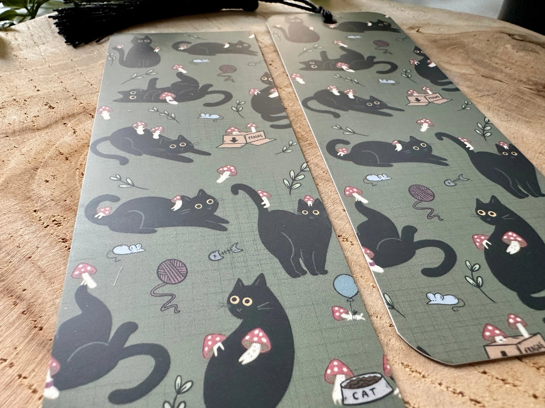 Marque-page Chat noir et champignons