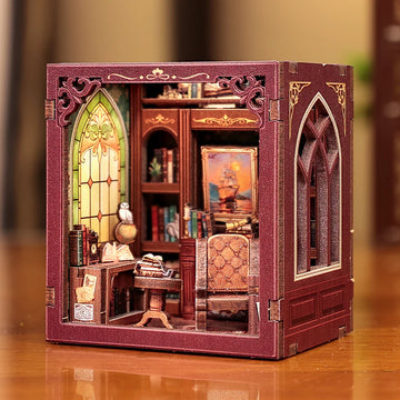 Mini Booknook Magnet - Bureau Enchanté