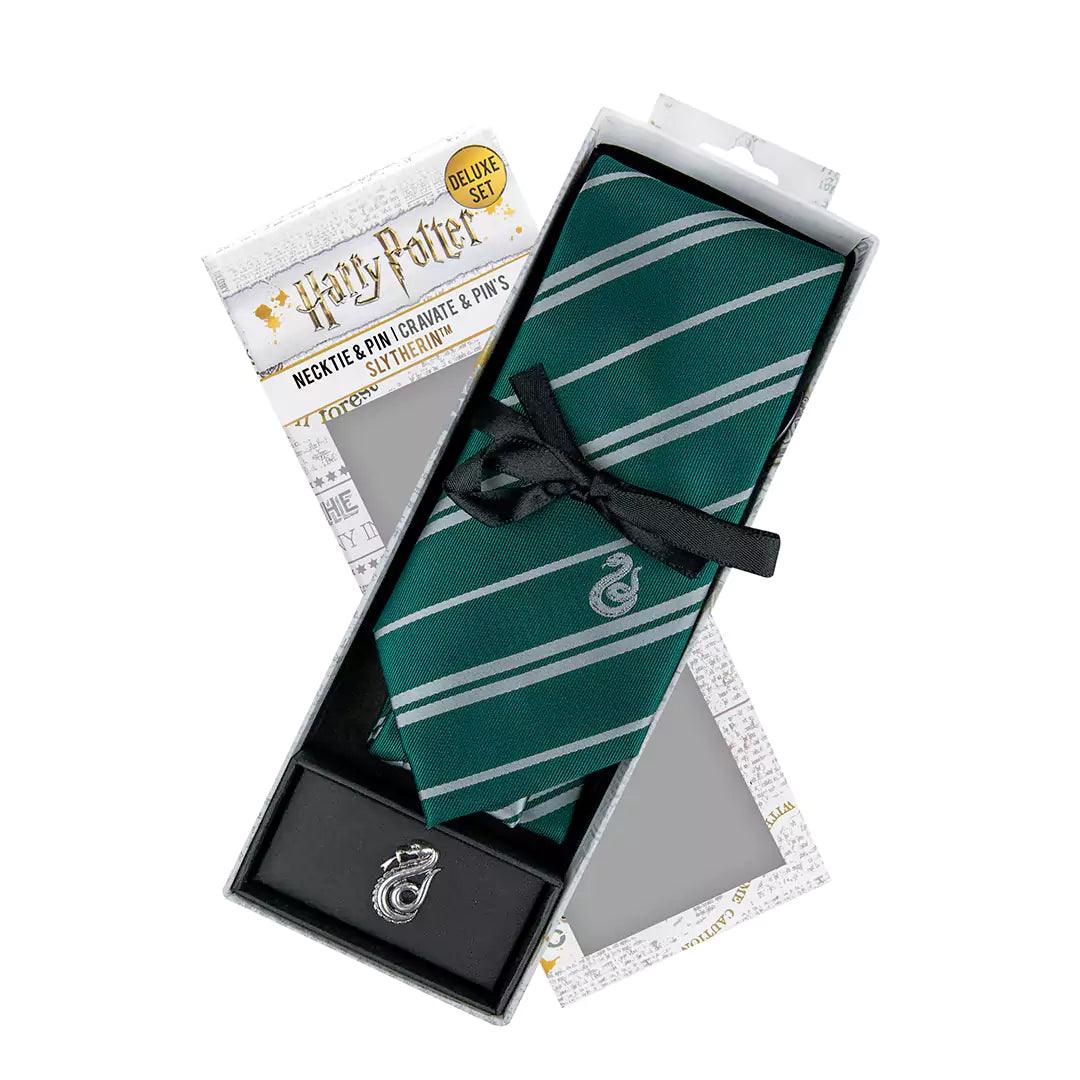 Cravate Deluxe Serpentard avec pin's - La Muchette